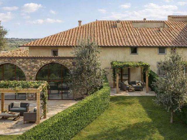 Rustici e casali in vendita di 121 m² in Via delle Sodera