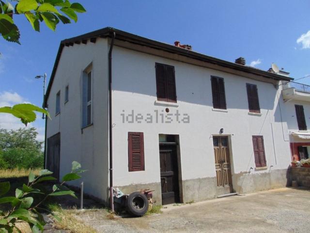 Rustici e casali in vendita di 122 m² in Via Guardie