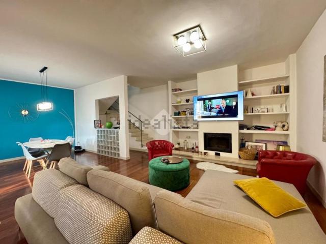 Rustici e casali in vendita di 122 m² in Via Giuseppe Garibaldi, 7