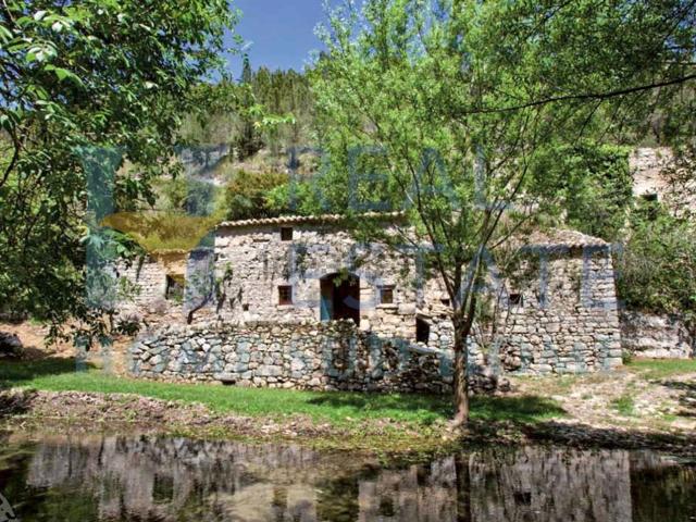 Rustici e casali in vendita di 1230 m² in Via Zama, 1