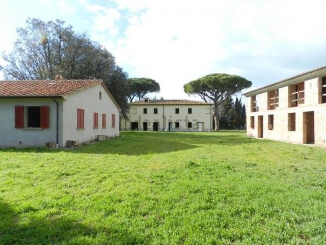 Rustici e casali in vendita di 1236 m² in Località Casone m.castagneto, 310