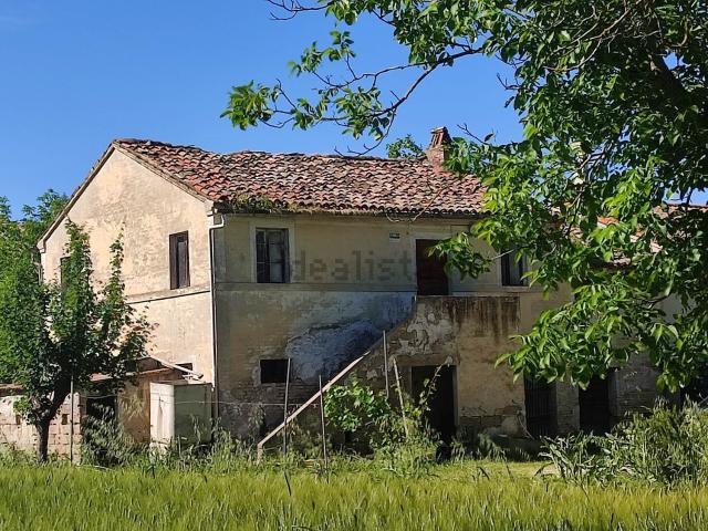 Rustici e casali in vendita di 123 m² in Strada Santa Leandra, 339