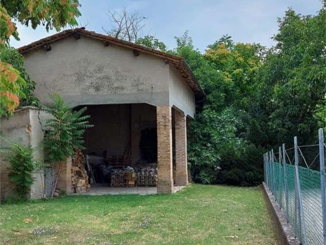 Rustici e casali in vendita di 134 m² in Via Solari