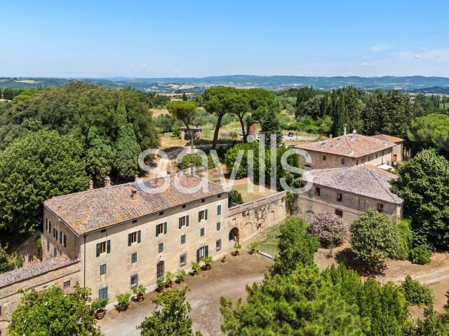 Rustici e casali in vendita di 1350 m² in Via Cassia Nord