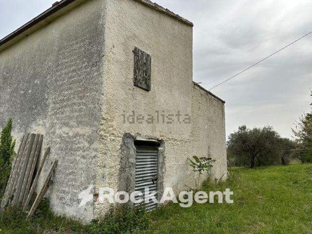 Rustici e casali in vendita di 135 m² in Contrada Serepenne