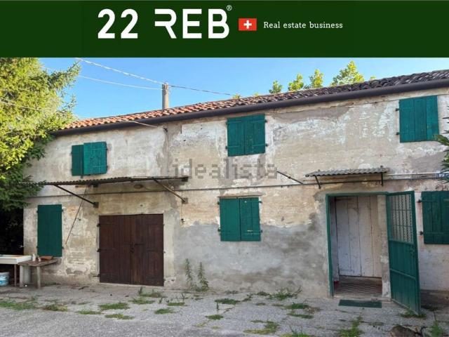 Rustici e casali in vendita di 135 m² in Via 25 Aprile