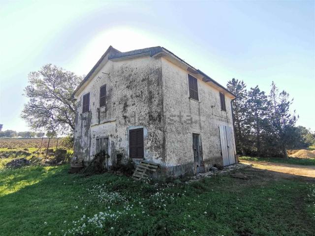 Rustici e casali in vendita di 1380 m²