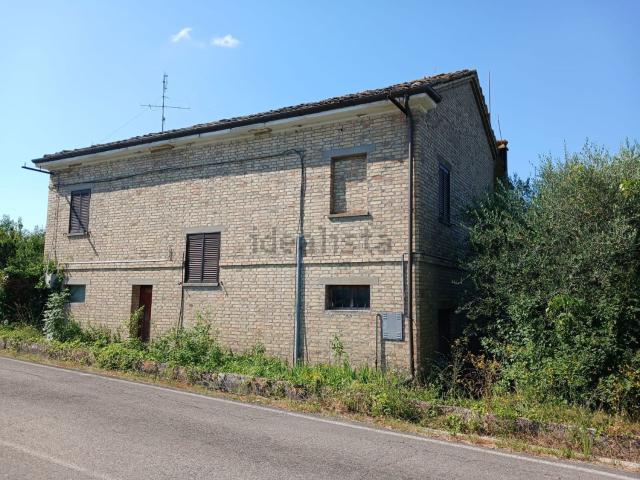 Rustici e casali in vendita di 138 m² in Contrada Fontanelle, 9