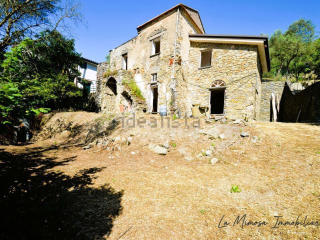 Rustici e casali in vendita di 138 m² in Via Regina Margherita