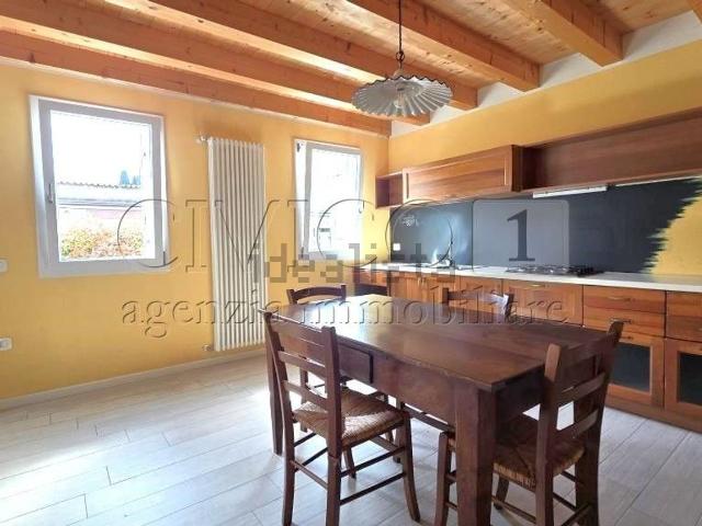 Rustici e casali in vendita di 138 m² in Via Sioggio, 9