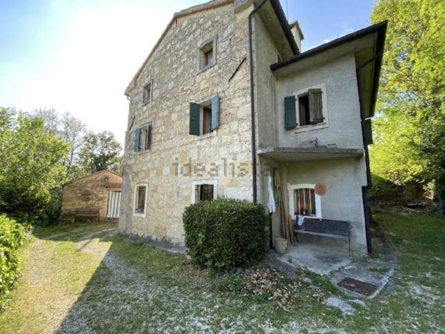 Rustici e casali in vendita di 139 m² in Via del Monte Altare, 23