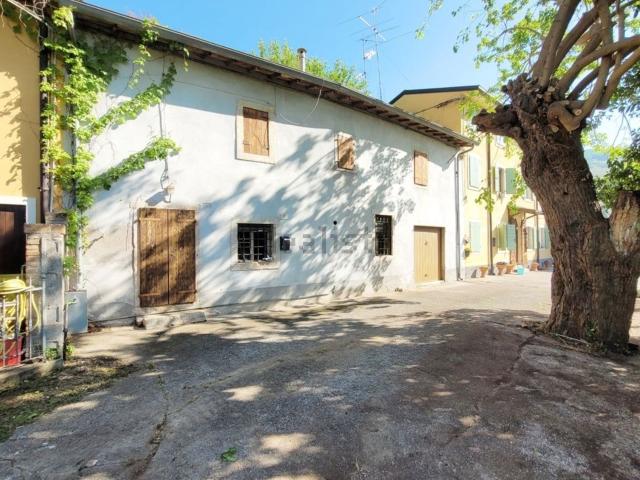 Rustici e casali in vendita di 139 m² in Via Villa