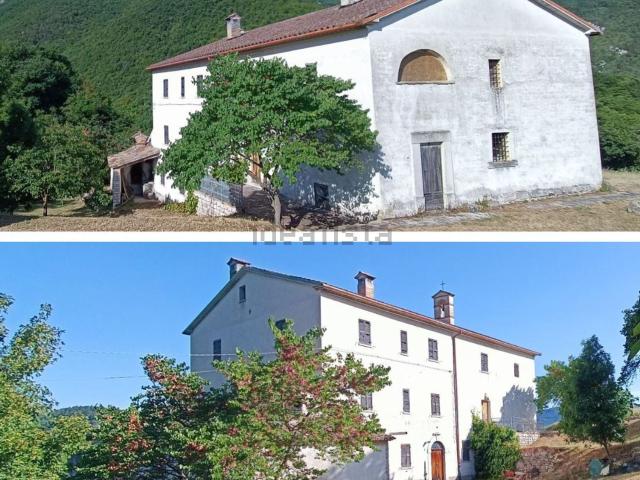 Rustici e casali in vendita di 1300 m² in Via Sant&apos Anna del Furlo, 39