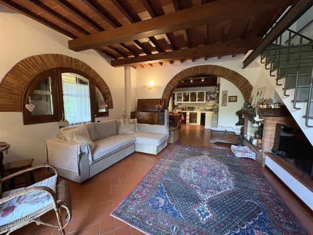 Rustici e casali in vendita di 130 m²