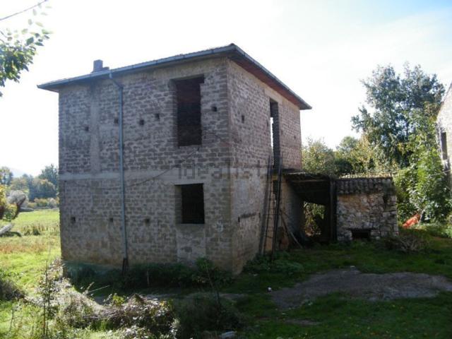 Rustici e casali in vendita di 130 m² in Via Malle