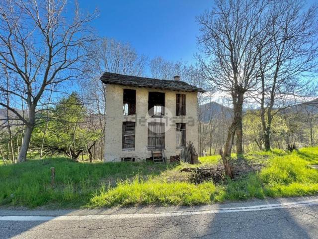 Rustici e casali in vendita di 130 m² in Via Castiglione, 1