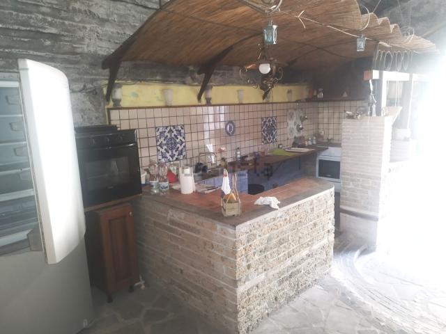 Rustici e casali in vendita di 130 m² in Via del Travaglio, 77