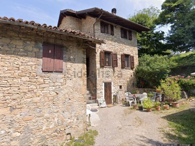 Rustici e casali in vendita di 130 m² in Via I Maggio