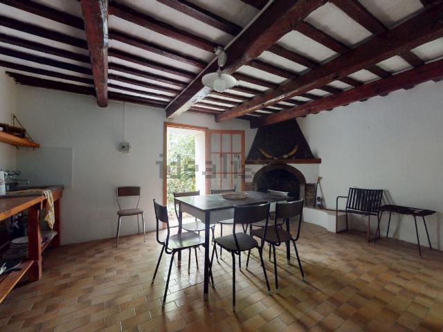 Rustici e casali in vendita di 131 m² in Via Monte Maggiore, 60