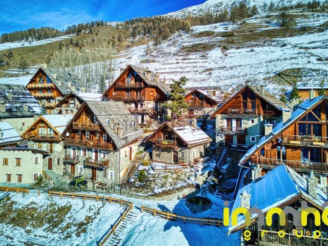 Rustici e casali in vendita di 132 m² in Frazione Bessen Alto