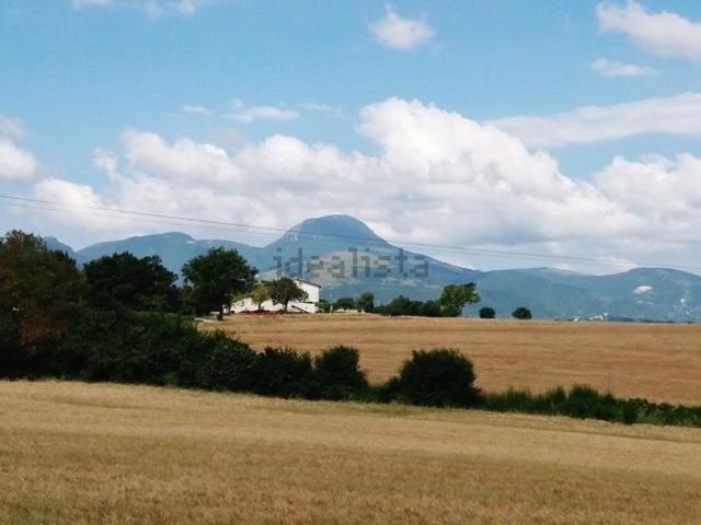Rustici e casali in vendita di 144 m²