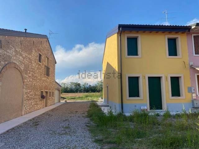 Rustici e casali in vendita di 145 m² in Strada della Corte Bassa, 28