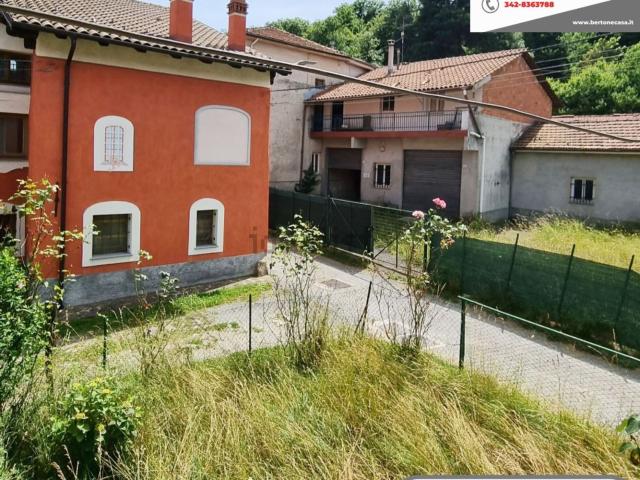 Rustici e casali in vendita di 145 m² in Via Santuario dell&apos Eremita, 48