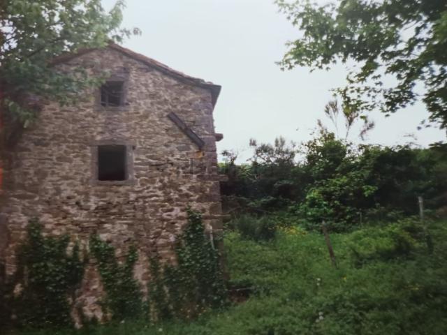 Rustici e casali in vendita di 146 m² in Via Vessa