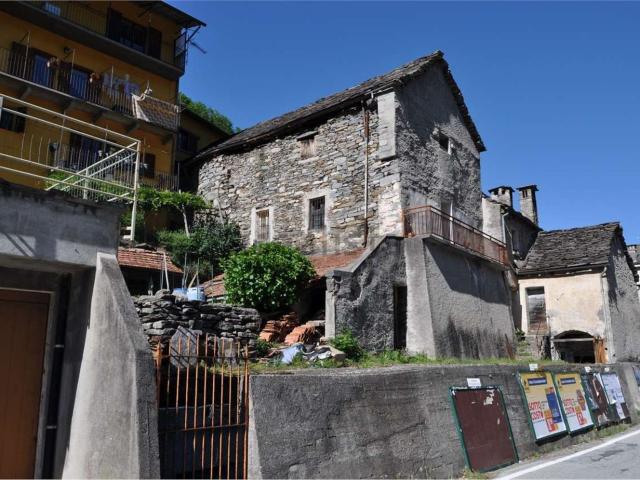 Rustici e casali in vendita di 147 m² in Via Valle Antrona, 50