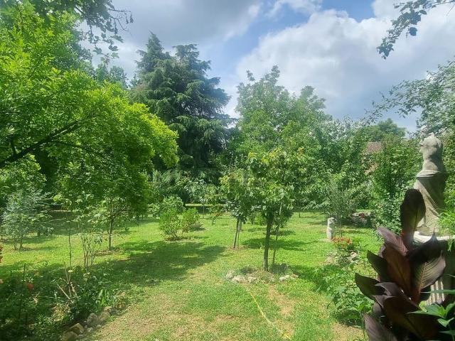 Rustici e casali in vendita di 1484 m² in Strada Narbusto Inferiore