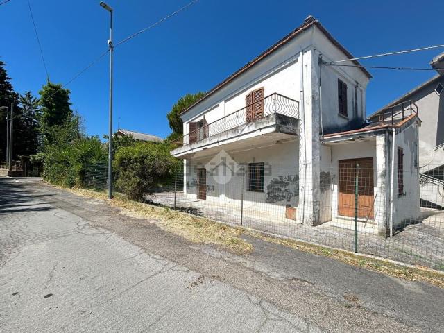 Rustici e casali in vendita di 148 m²