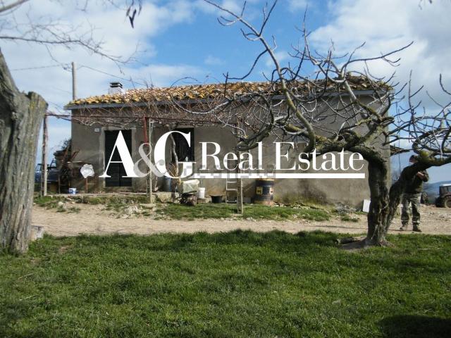 Rustici e casali in vendita di 140 m²