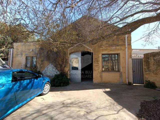 Rustici e casali in vendita di 140 m² in Contrada Giardinello
