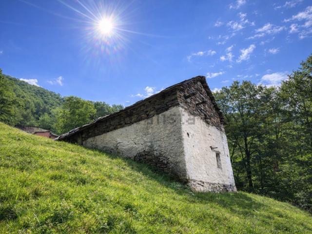 Rustici e casali in vendita di 140 m² in Strada per spoccia