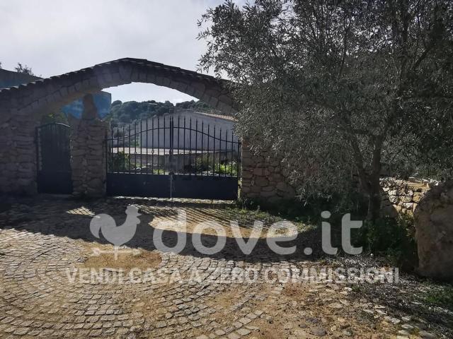 Rustici e casali in vendita di 140 m² in Via Murta Predu
