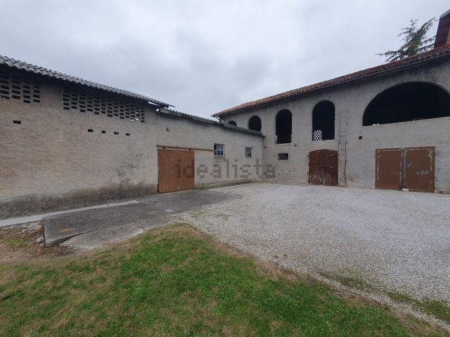 Rustici e casali in vendita di 140 m² in Via Calate, 22