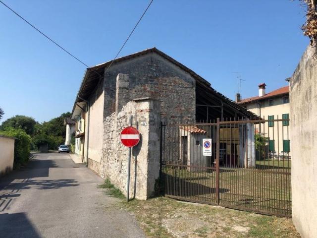 Rustici e casali in vendita di 140 m² in Via del Canale