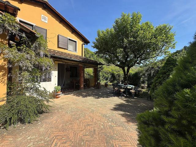 Rustici e casali in vendita di 140 m² in Via di Presentino