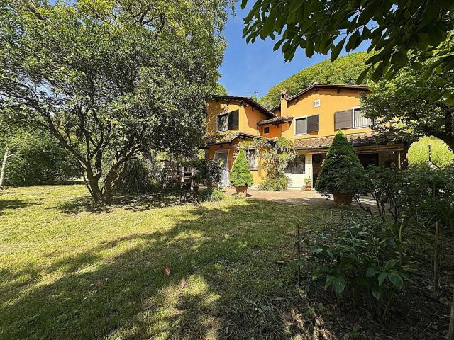 Rustici e casali in vendita di 140 m² in Via di Presentino