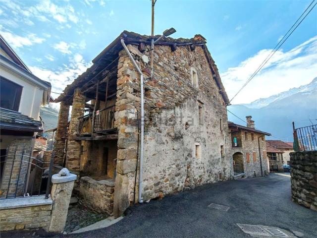 Rustici e casali in vendita di 140 m² in Via Umberto I