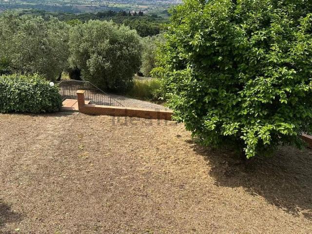 Rustici e casali in vendita di 140 m² in Via Vicinale Pulignano