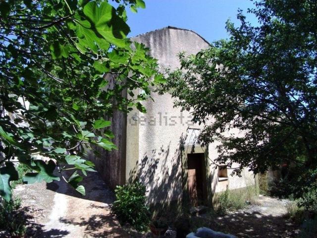 Rustici e casali in vendita di 140 m² in Viale dei Castagni
