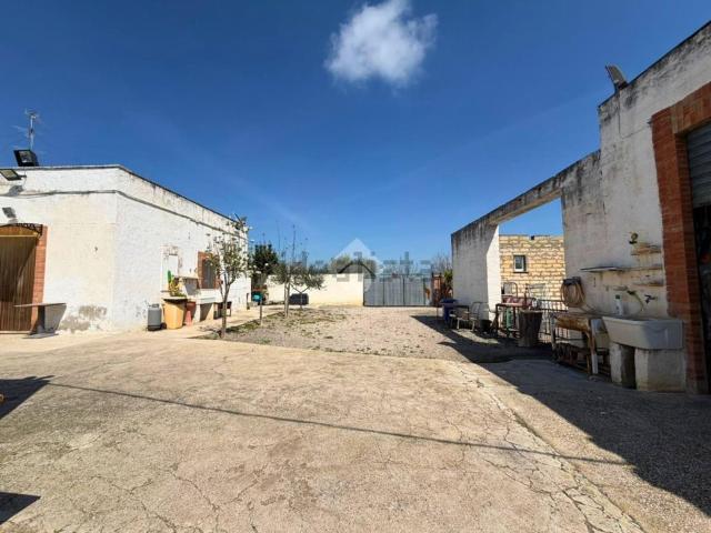 Rustici e casali in vendita di 141 m² in Contrada Cruste