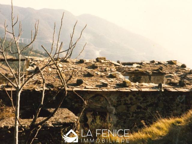 Rustici e casali in vendita di 142 m² in Via Mesco, 1