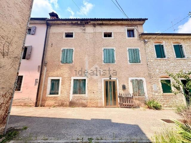 Rustici e casali in vendita di 143 m² in Via Carmine, 19