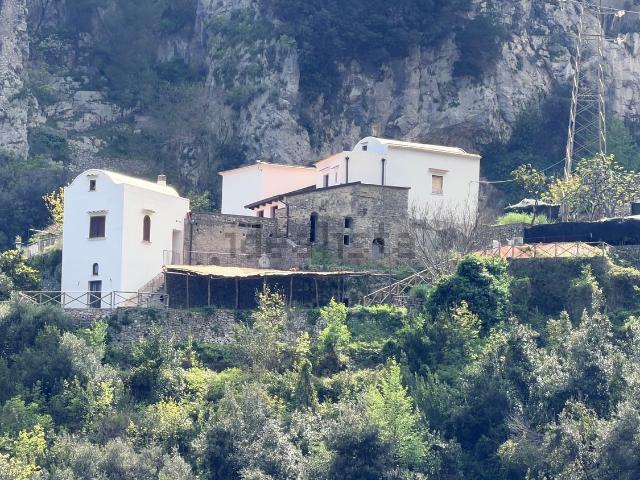 Rustici e casali in vendita di 143 m² in Via Speruto, 34