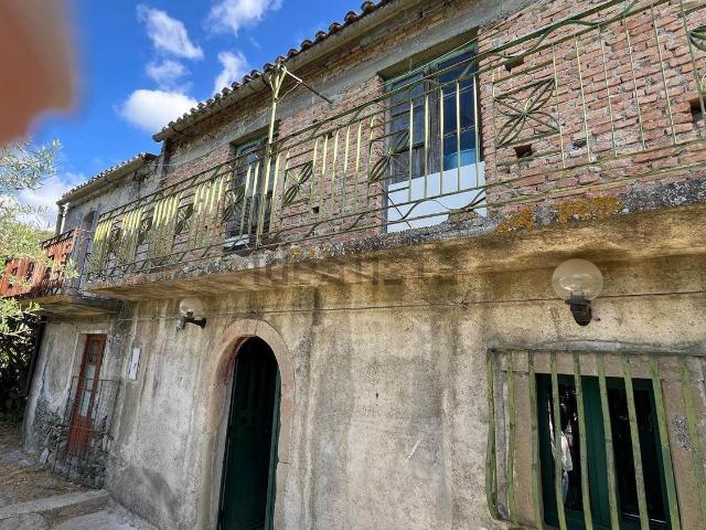 Rustici e casali in vendita di 154 m² in Via San Onofrio, 28