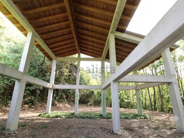 Rustici e casali in vendita di 155 m² in Via Pianeta