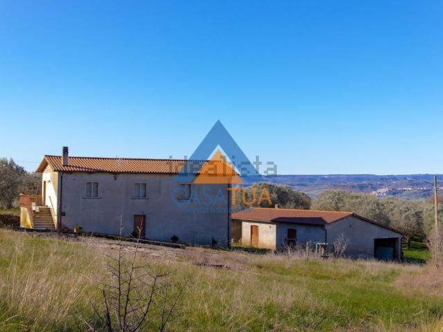 Rustici e casali in vendita di 155 m² in Via San Bartolomeo, 1