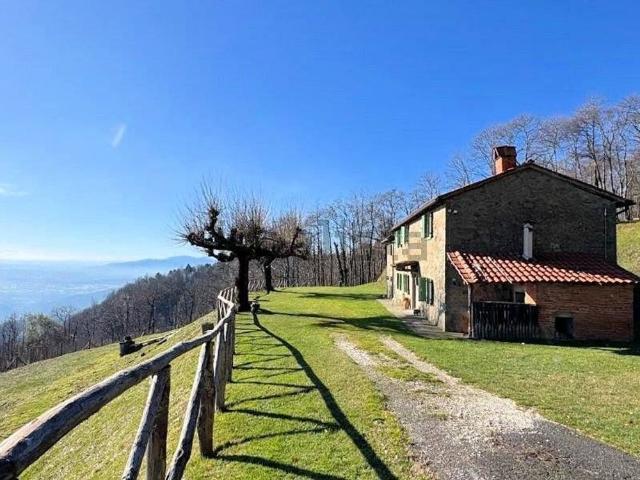 Rustici e casali in vendita di 156 m²